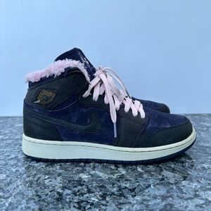 Nike JORDAN AJ1 Retro High Prem Purple Pink Fuzzy Faux Fur US 7 Y.